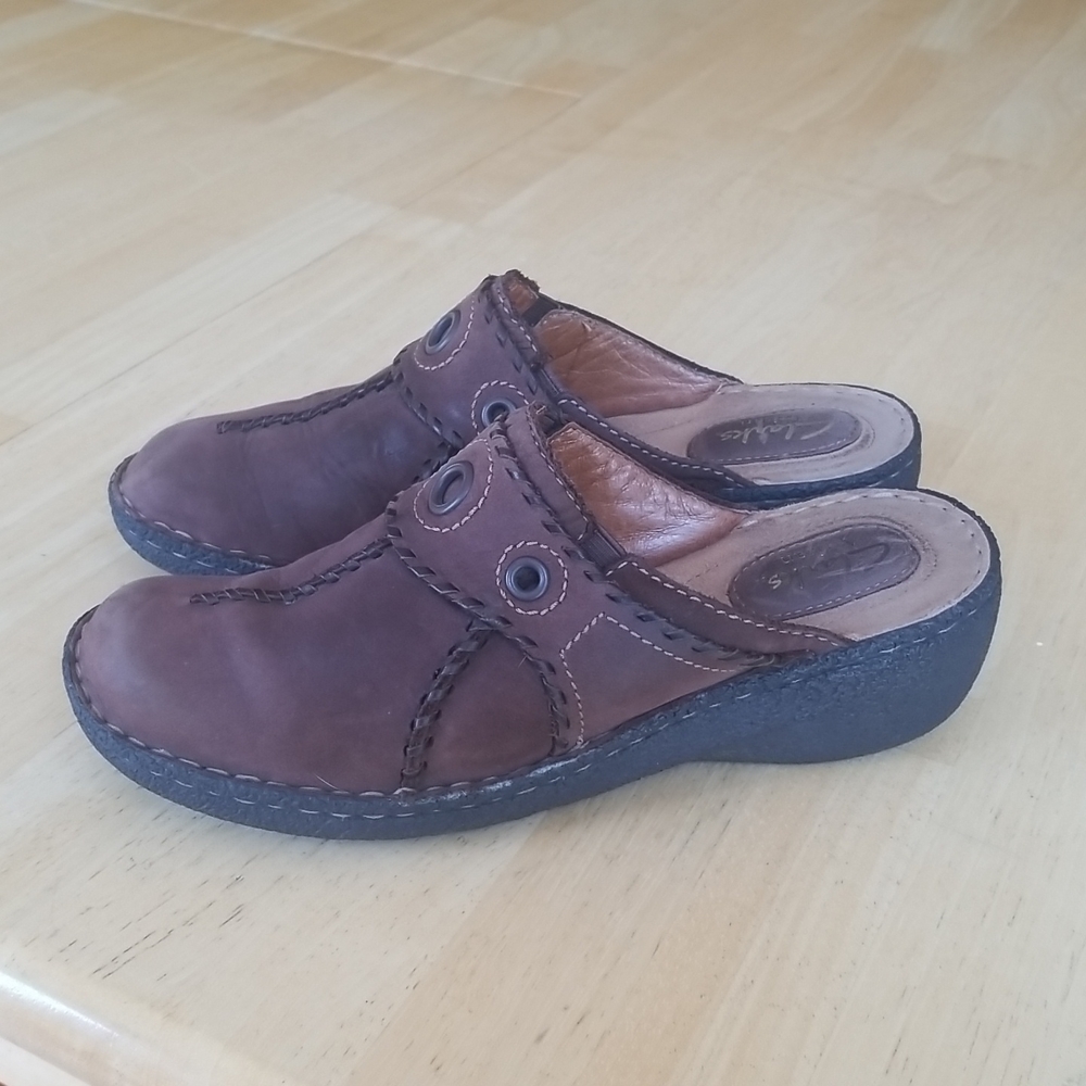 Clogs - Picture 2 of 5
